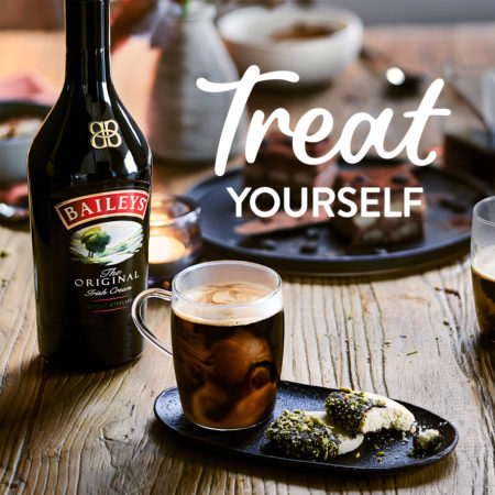 Baileys Írsky Likér 17% 0,7L + Hrnček Na Horúcu Čokoládu - Image 2